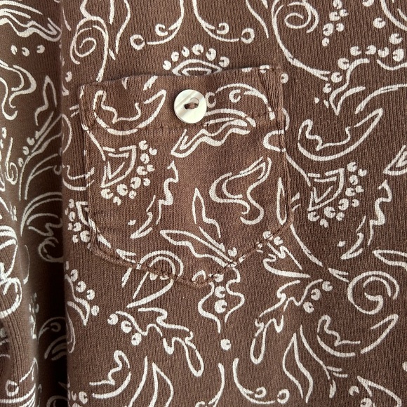 Fresh Produce Tee short sleeve V-neck. Chocolate brown abstract pattern - Picture 4 of 4